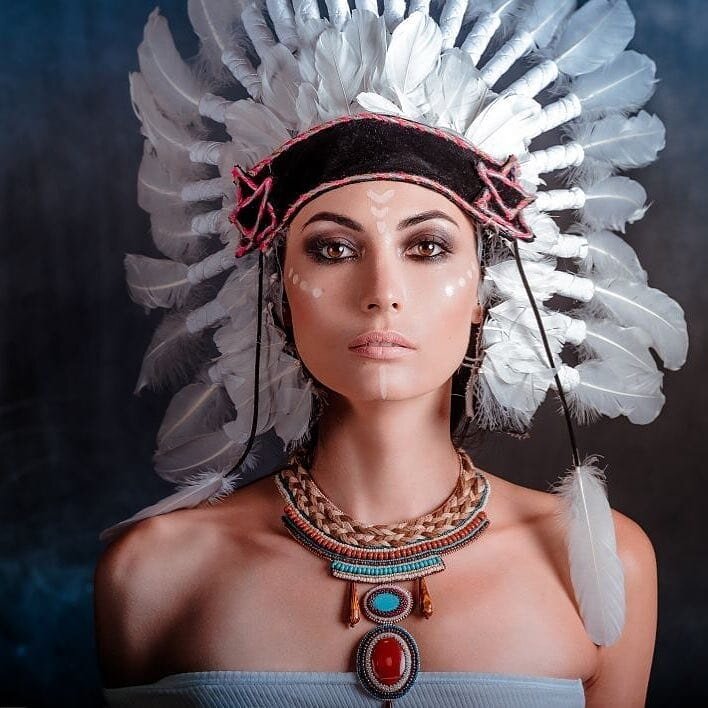 фото: Александр Горбатов, колье: Ксана Казанцева