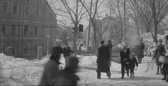 Кадр из фильма. Эта часть Гоголевского бульвара за минувшие годы практически не изменилась 