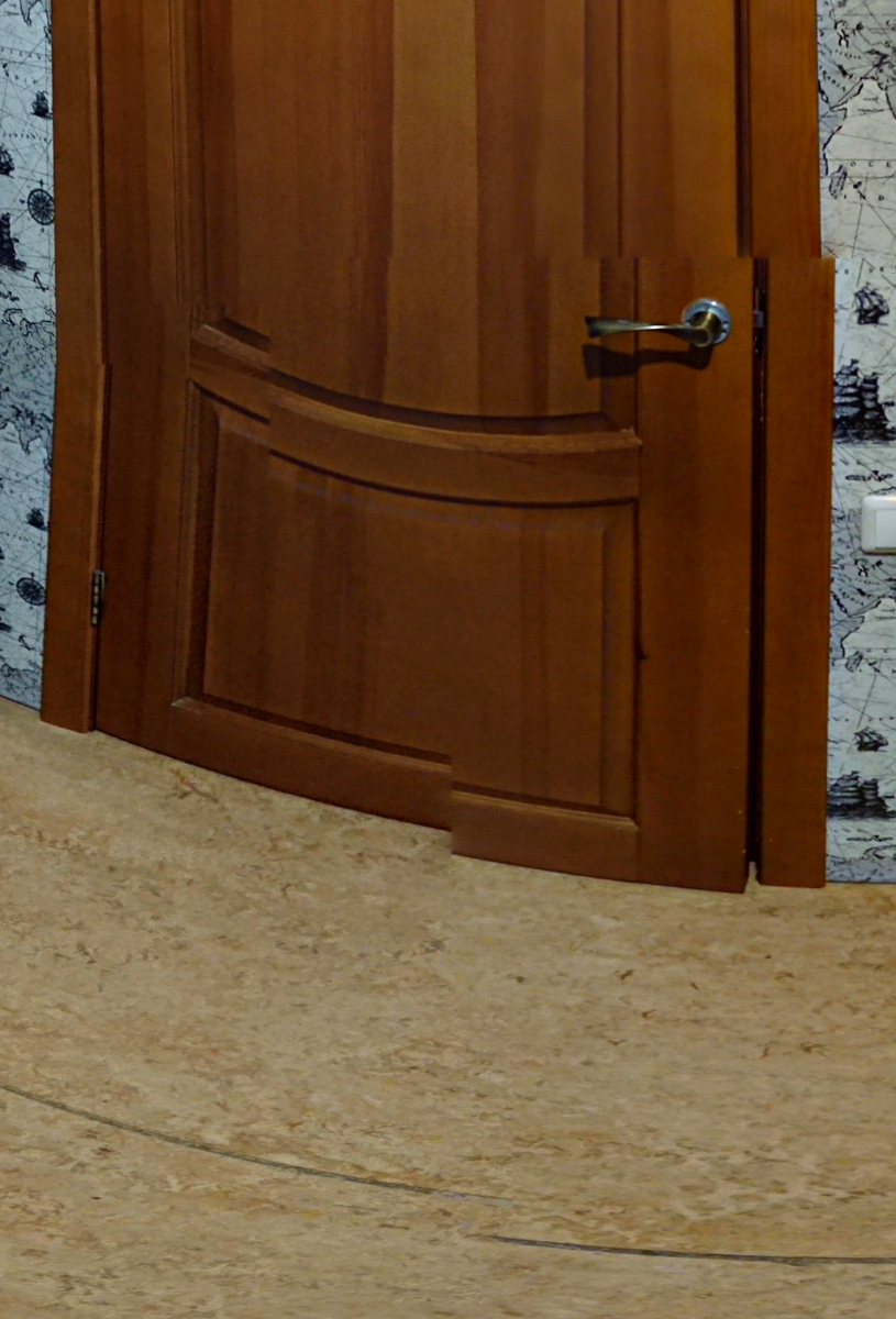 Пример геометрических искажений, вызванных некорректной сшивкой изображений в помещении