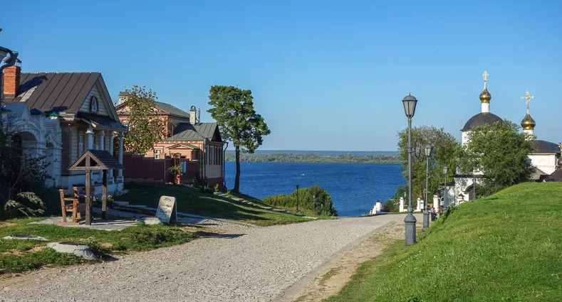 Буян успенская ул 2 село свияжск фото Остров-град Свияжск неожиданной громадой появился из-за поворота Волги Взгляд из