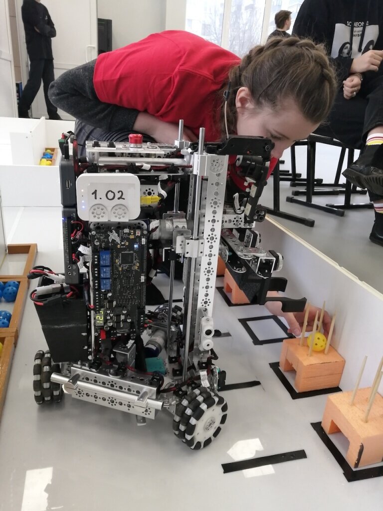 Роботы на базу. MYRIO Tetrix. WORLDSKILLS mobile Robotics. Робототехника. Мобильная робототехника.