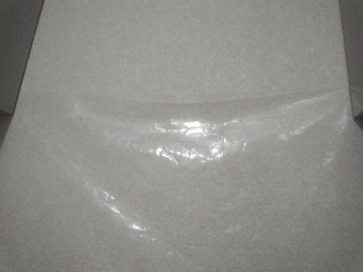 Плёнка на стене. Личное фото.