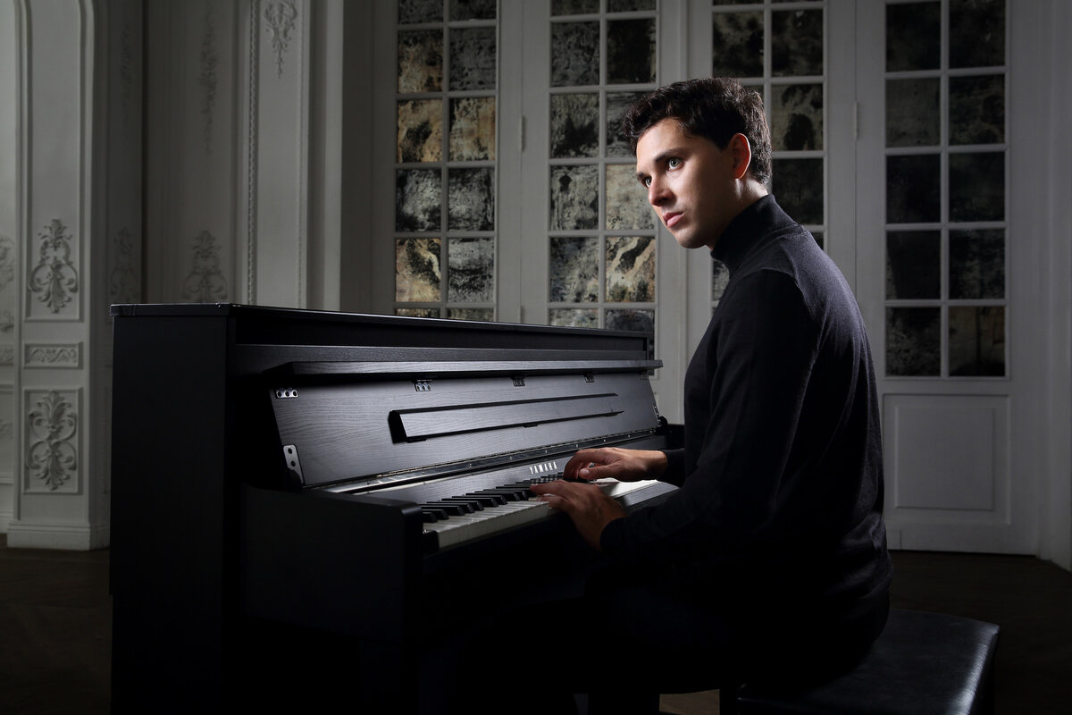 Пианист Эдуард Кунц, победитель 14-ти международных конкурсов