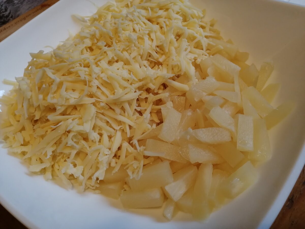 Салат из сыра с ананасами. Фото Светы Давыдовой