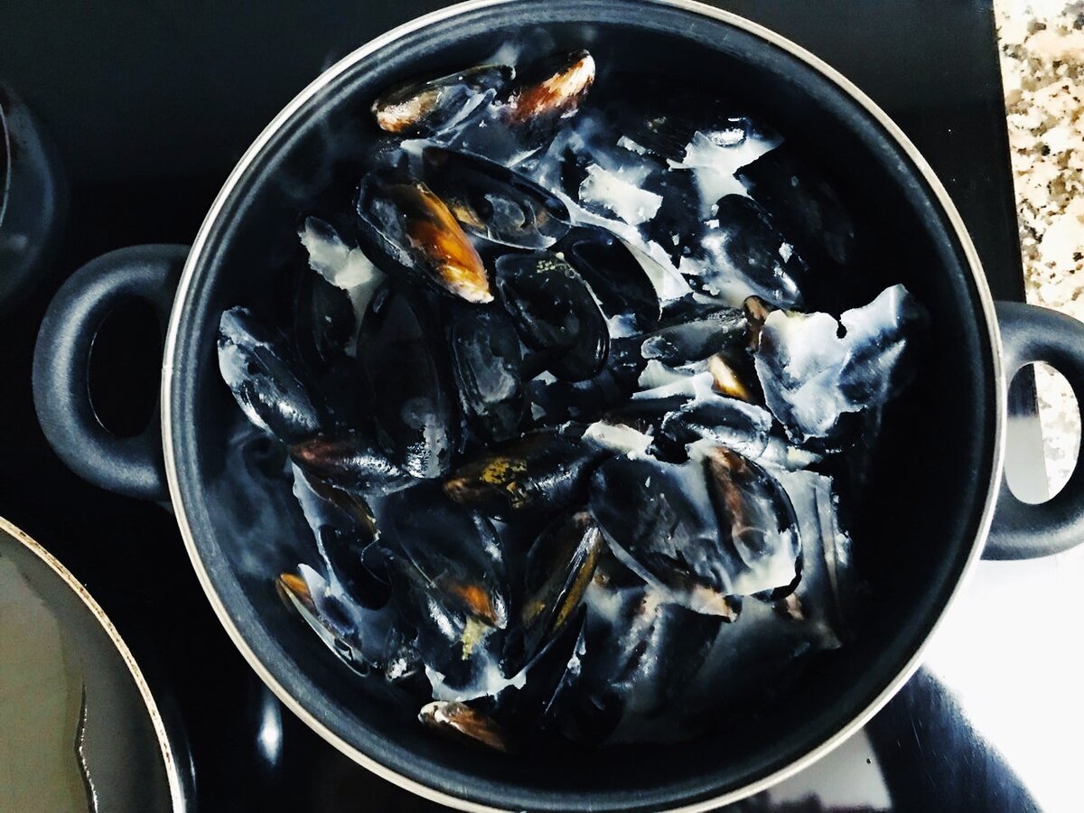 Из пачки сразу в кастрюлю. 