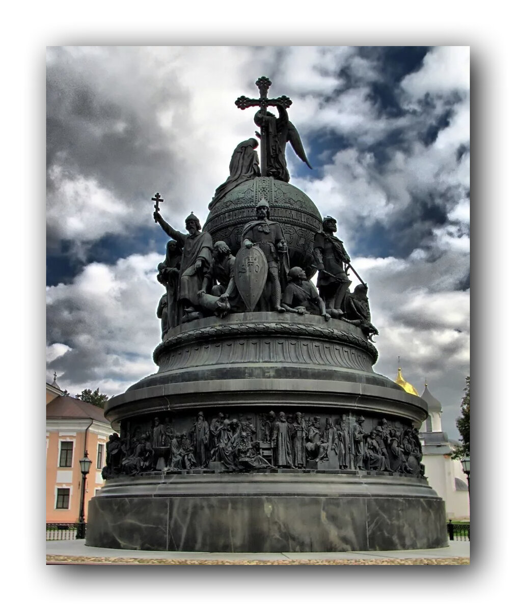 РОСФОТО Памятник «Тысячелетие России» в Великом Новгороде