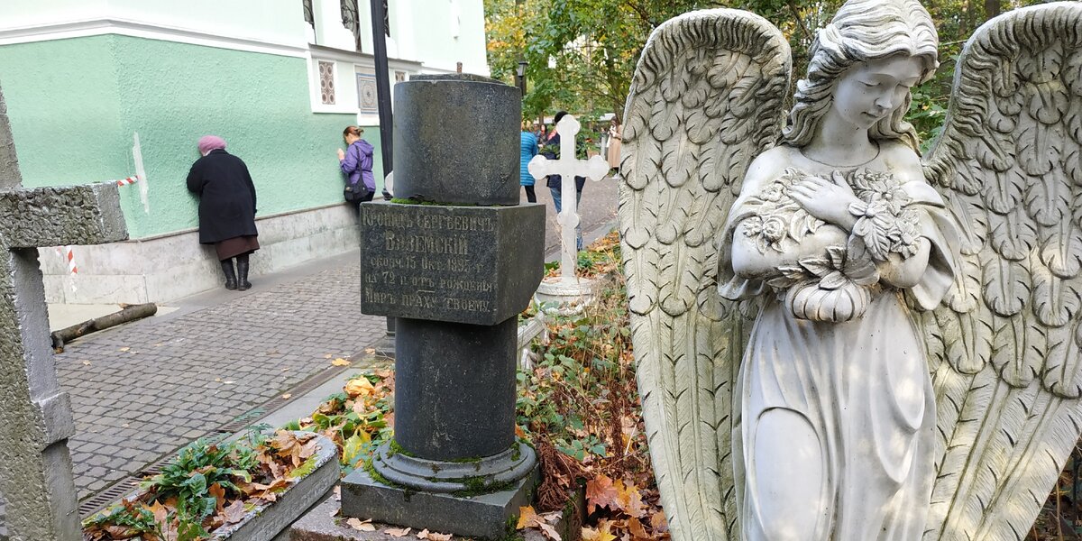 Ксения Петербургская часовня внутри