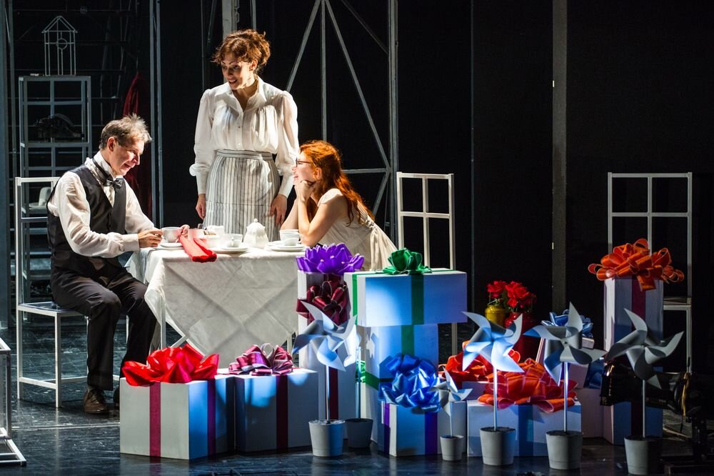 Семья Эмели.