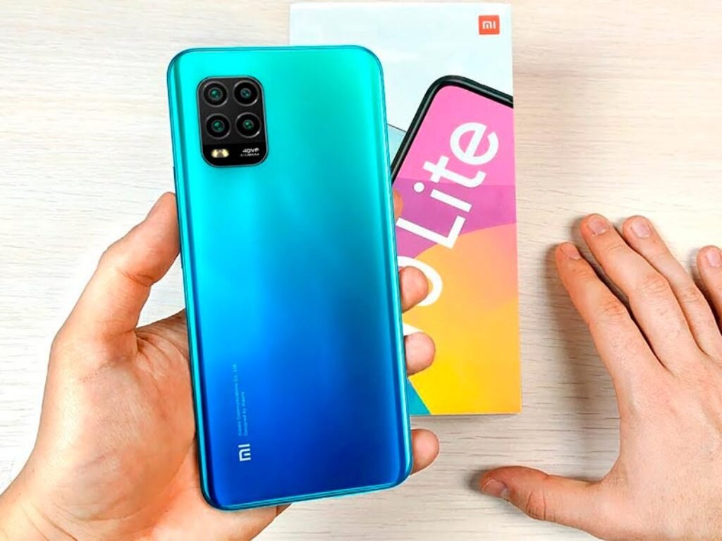 Xiaomi Mi10 Lite имеет другой дизайн