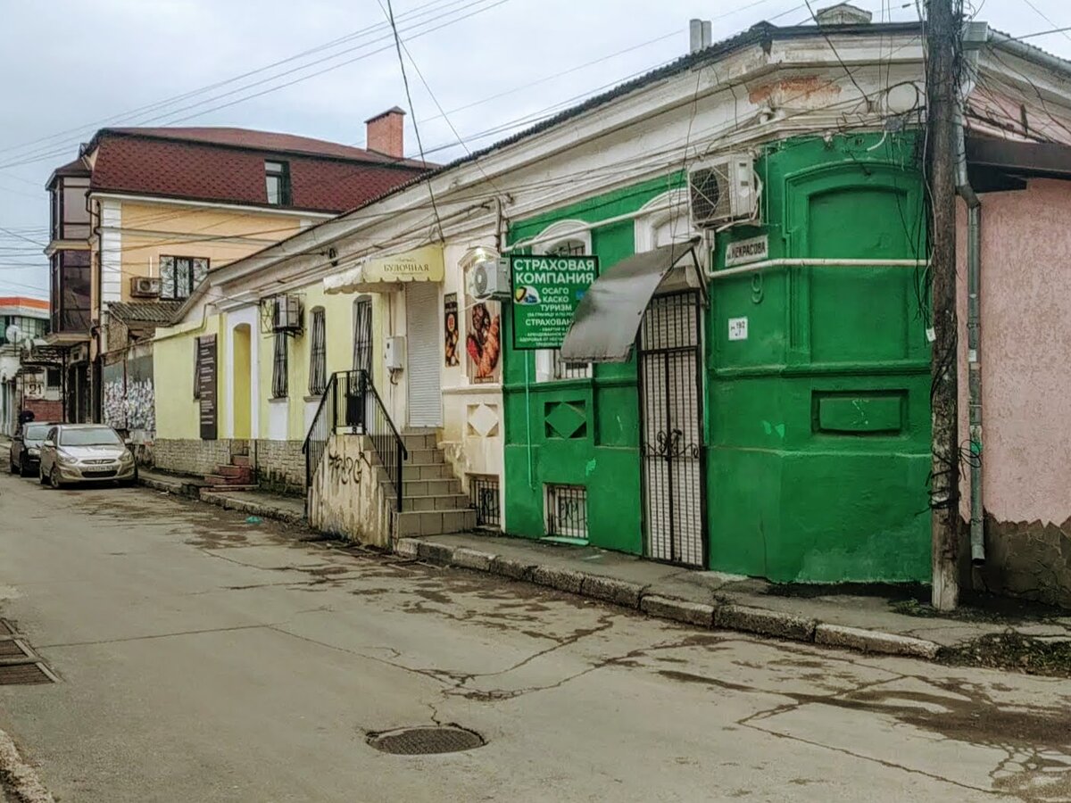 Симферополь без прикрас. Улица Некрасова: многоэтажки, БТИ и старые фасады  (фото, видеорепортаж) | Про КРЫМ / Zair Bakkal | Дзен