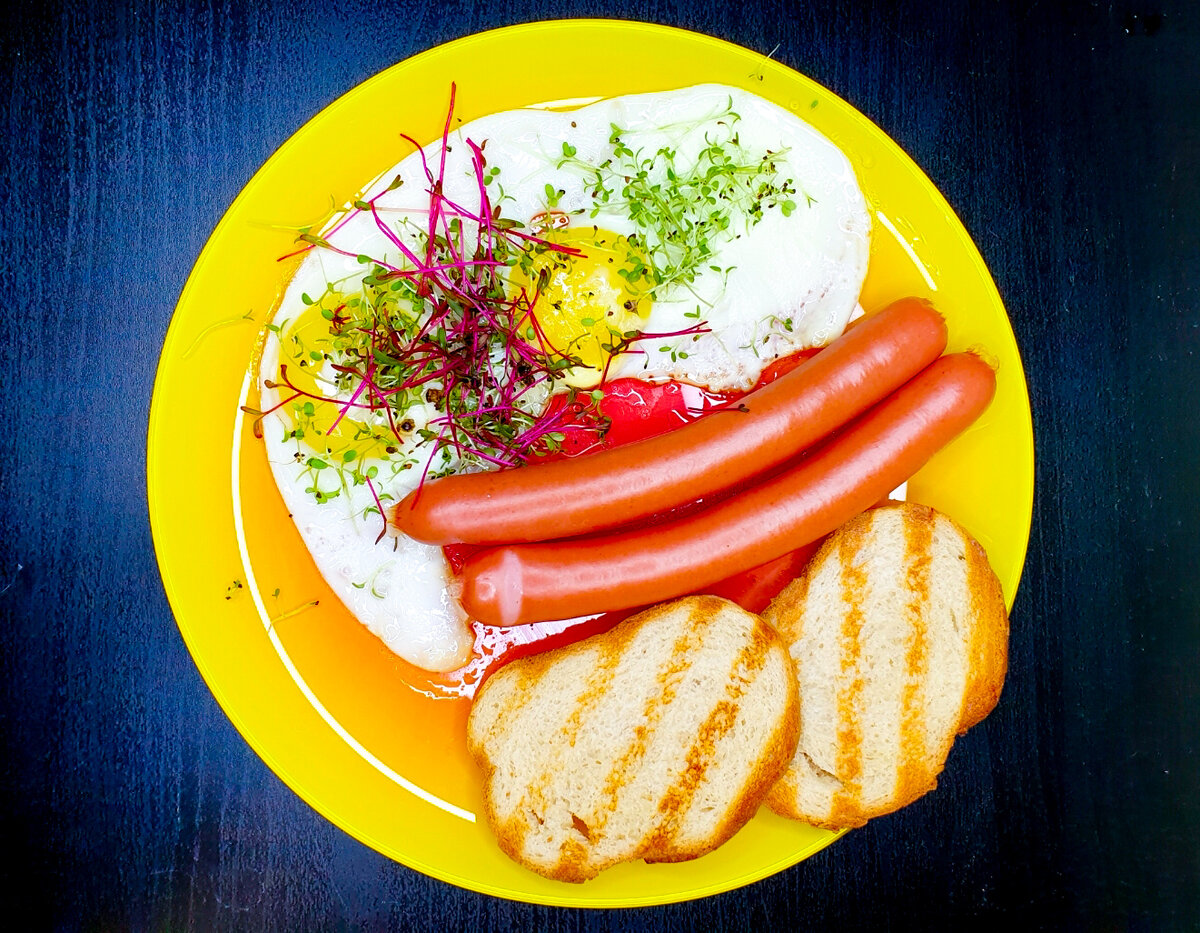 Фотографии еды у меня так себе получаются, но вот примерно так можно украсить свой завтрак – вкусно и полезно