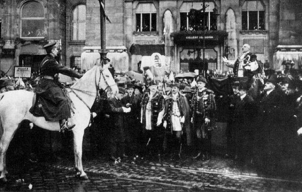 Въезд Хорти в Будапешт. Источник: en.wikipedia.org