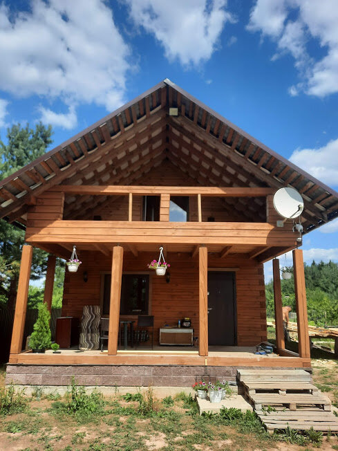 Посередине была установлена временная перегородка, чтобы балка не просела.