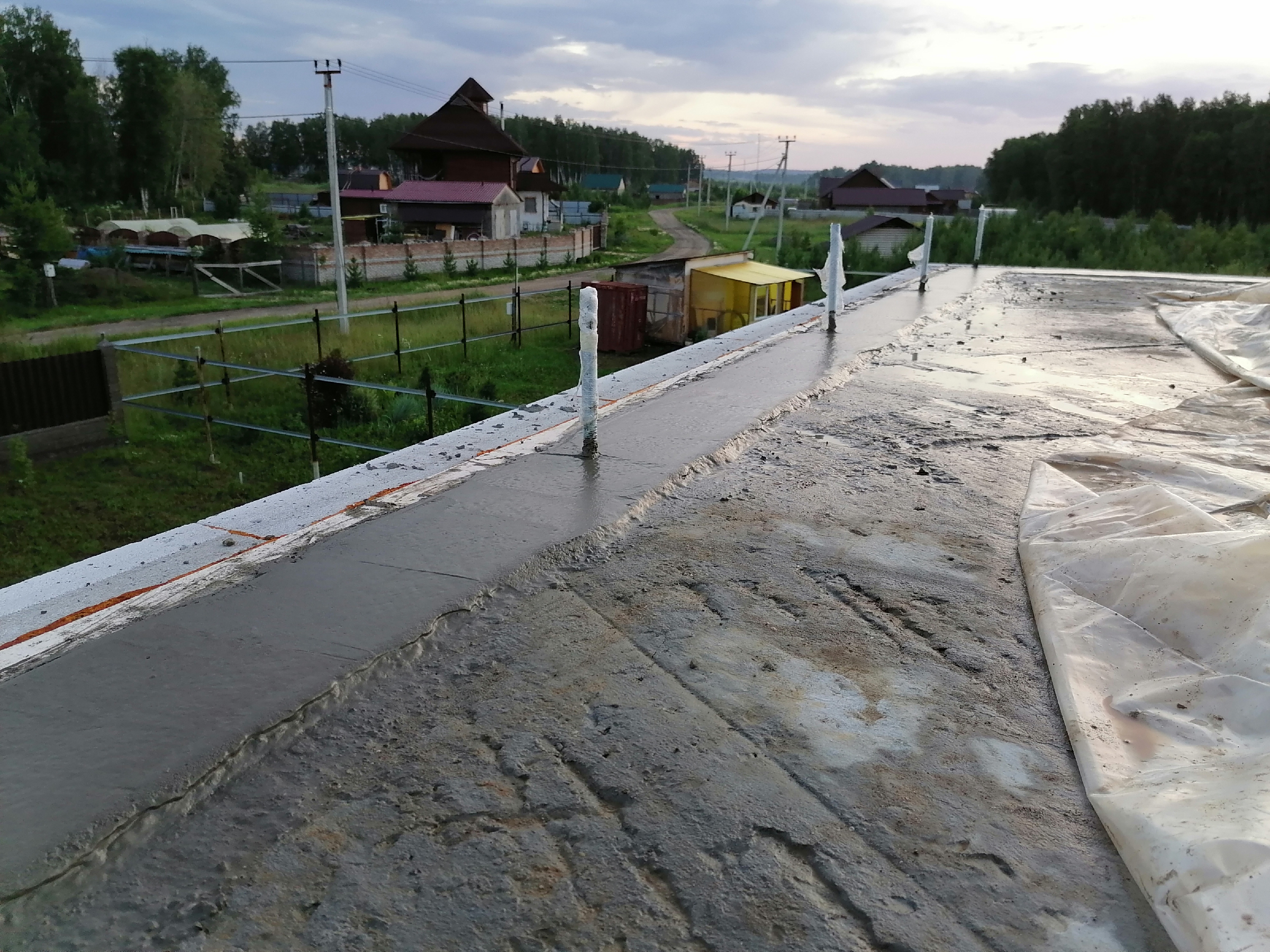 Строительство вальмовой крыши за 5 дней без использования лесов. Был удивлен скоростью и качеством работы строителей1