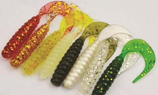 Тви́стер – искусственная, активная рыболовная приманка, немного схожая с виброхвостом, и в отличии от него твистер менее похож на рыбешку, и имеет хвост в форме знака вопроса вместо «пятака»