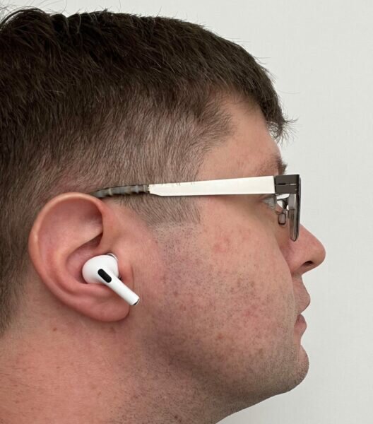 Airpods фото в ушах