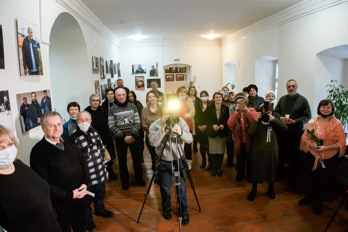 Без масок». Выставка фотографий в Доме Цыплаковых открыла юбилейный год  районки | Газета Козельск | районка №1 | Дзен