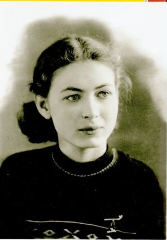 Светлана  в юности 