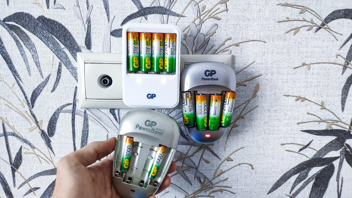 Зарядные устройства и аккумуляторные батарейки GP Powerbank