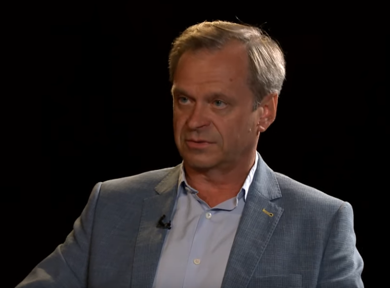 Сергей Груздев - генеральный директор компании "Аладдин Р.Д.". Скриншот из видео, используется и распространяется бесплатно по лицензии https://www.youtube.com/t/terms
