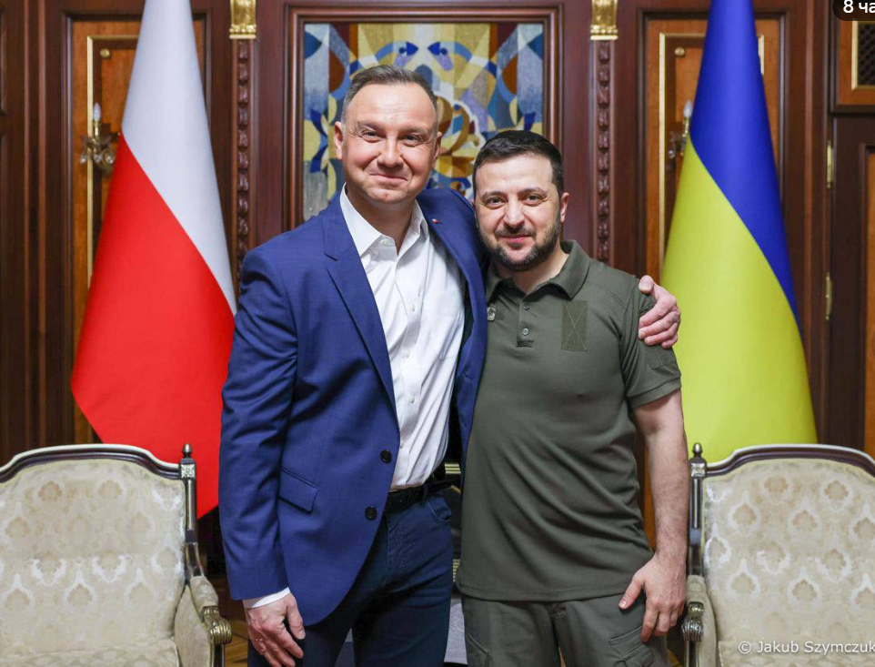 Вспомните весьма популярный некоторое время назад мем - "мой пе**юк"