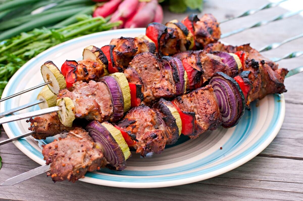 Шашлык. Вкусный шашлык. Шашлык из свинины. Красивый шашлык