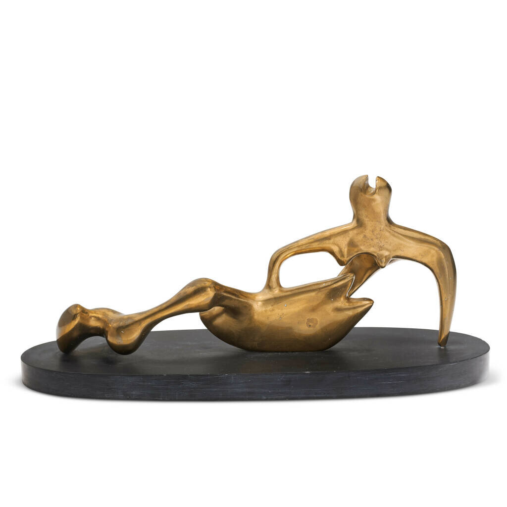 Лежащая фигура. Полированная бронза. Задумана в 1938 году,  отлита в 1985 году. Ацтекская скульптура является его самым большим достижением в скульптуре.