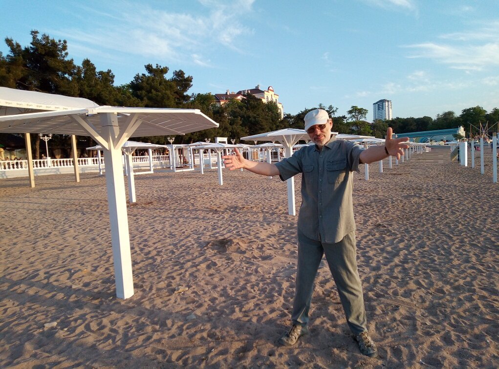 Михаил Лекс, автор рассказа, канала «Как стать счастливым?» и первого комментария