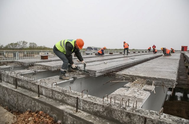    Когда Астрахани будет закончено строительство моста через реку Хурдун?