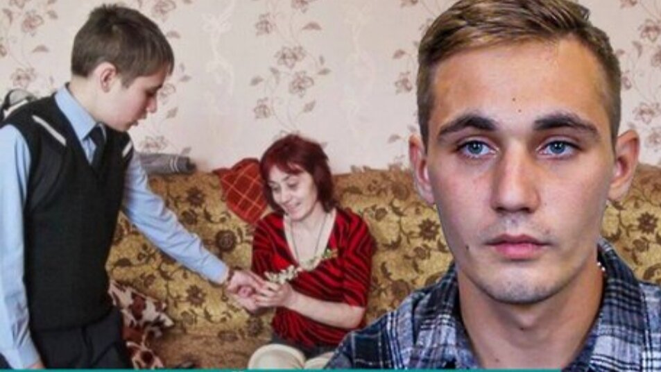 Игорь Трубников с мамой. Фото: yandex.ru