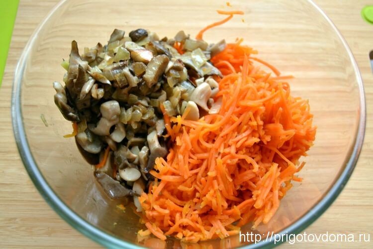 Салат с корейской морковью и курицей