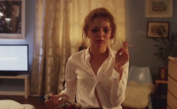 Эпилог... Только вот смущает сильно,
Что мой парень-ловелас
Каждую корову шпильнуть
Хочет, сиськи увидав.