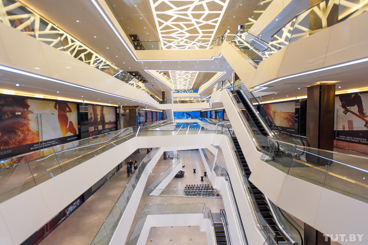 Измир торговые центры. Торговый центр агора в анталии. Lotte world сеул торговый центр. Как выглядит торговый центр. Дрим молл в сиде.