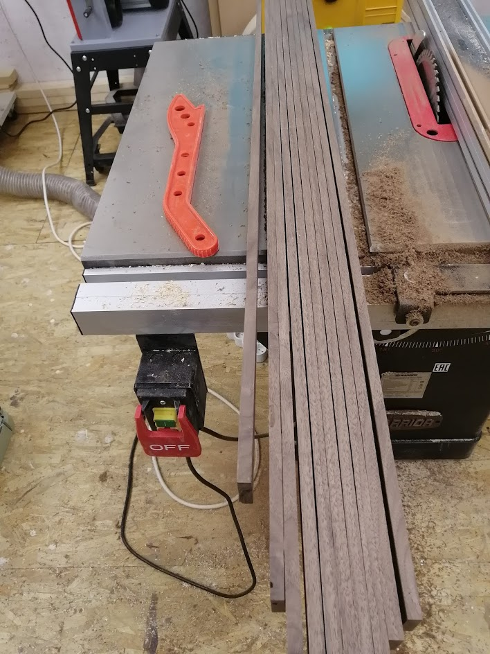 Пылеудаление не очень, думаю о колпаке над диском