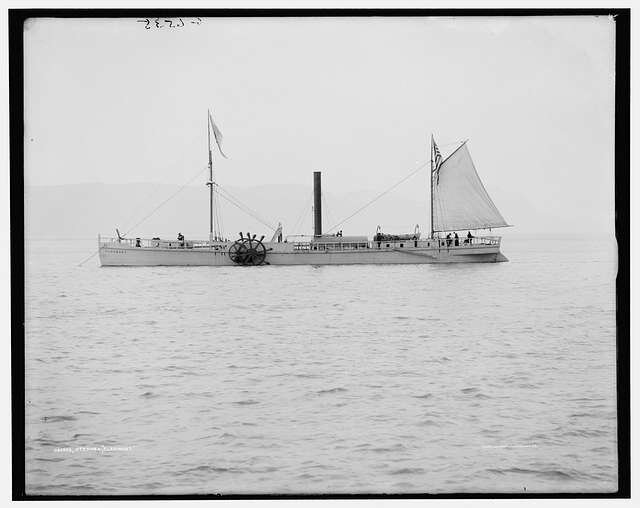 Реплика парохода "Клермонт" построенная в 1906 г.