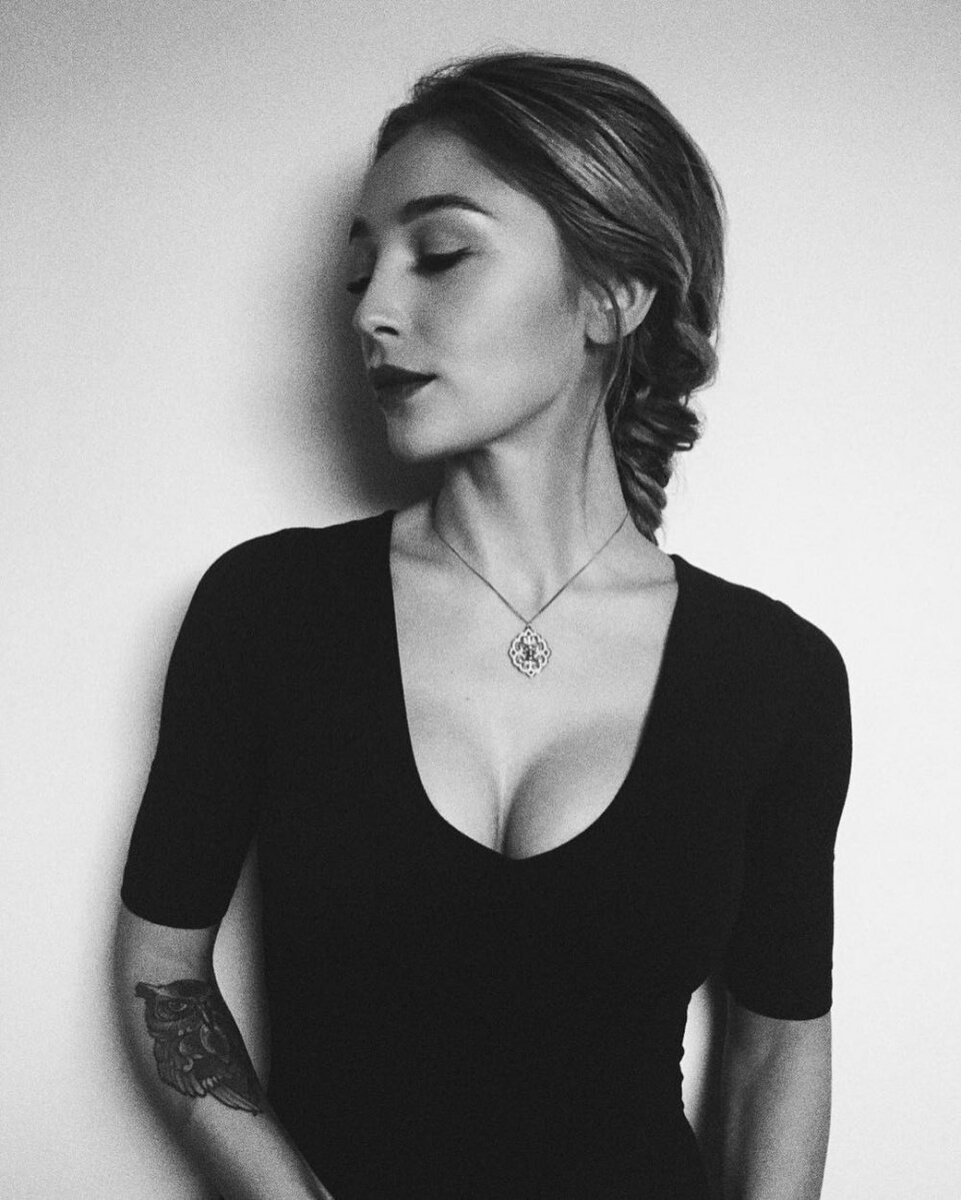 Анастасия Ивлева актриса,блогер,ведущая родилась 8 марта 1991 г.Снималась в главной роли в сериале "Туристическая полиция".