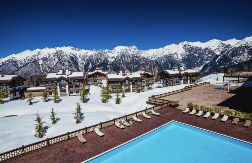 С 19 марта 2020 г. курорт приостанавливает бронирования номеров в гостиничных комплексах «Гранд Отель Поляна», «Поляна 1389 Отель и Спа» и «Альпика» на период с 19 марта по 30 апреля 2020 г.