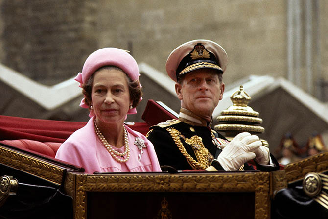 Розовый бриллиант Елизаветы II