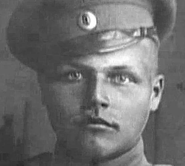 Дмитрий Павлов в молодости