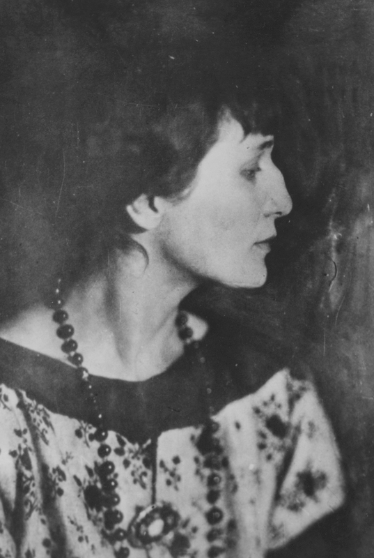 Анаа Ахматова, 1920-е. РГАЛИ 