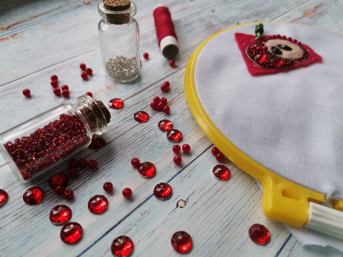 Материалы для броши "Красное яблоко".