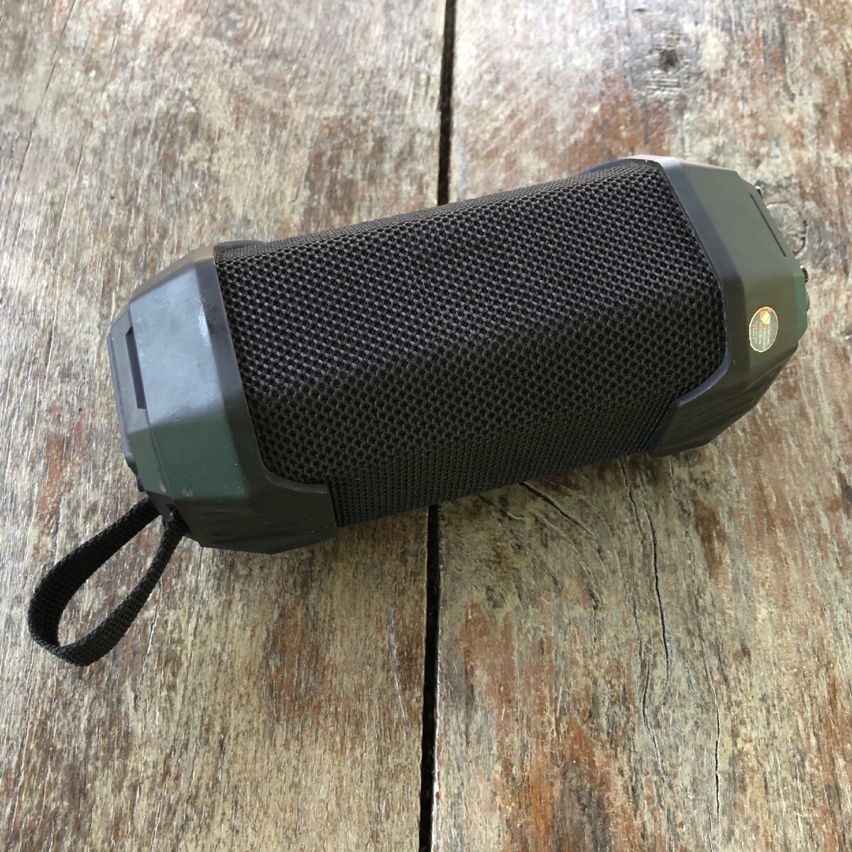 Принесли на ремонт колонку с оторванным USB. Показываю как я её ...