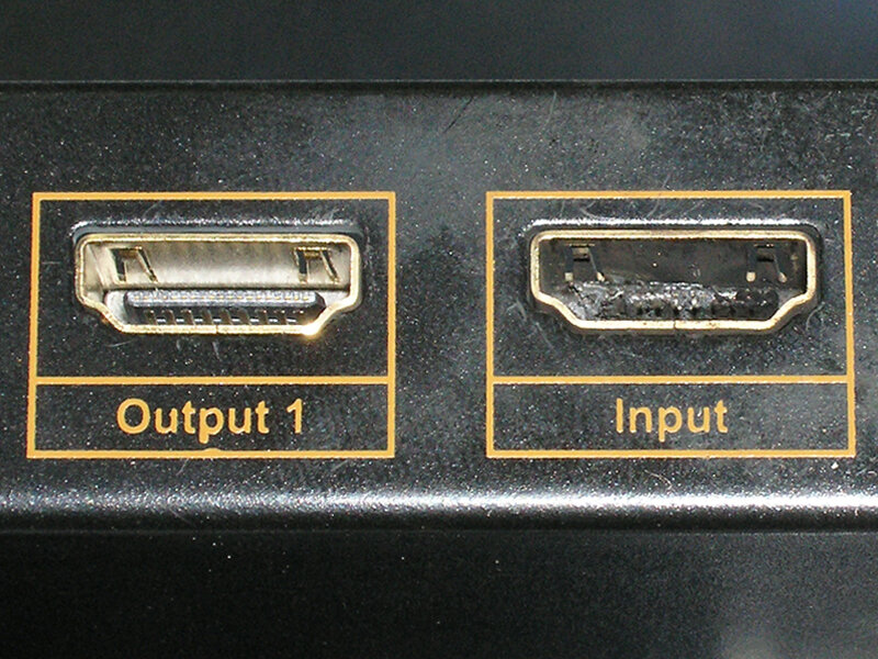 
Исправный и выжженный HDMI порт. Почувствуй разницу.