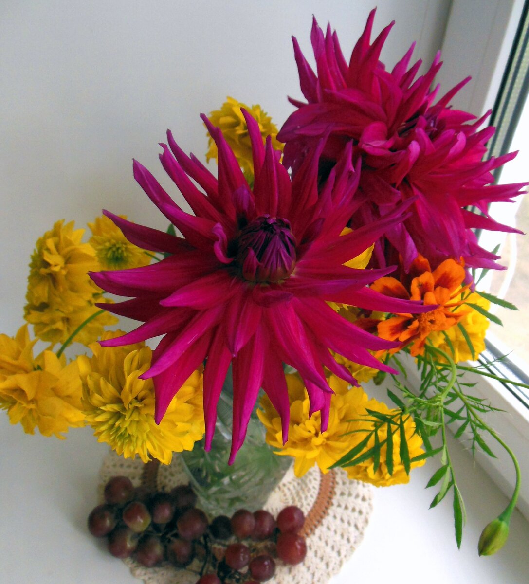 Осенний букет из моего палисадника для настроения ( фото автора) 