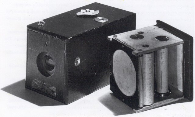 Первый плёночный фотоаппарат "Kodak"