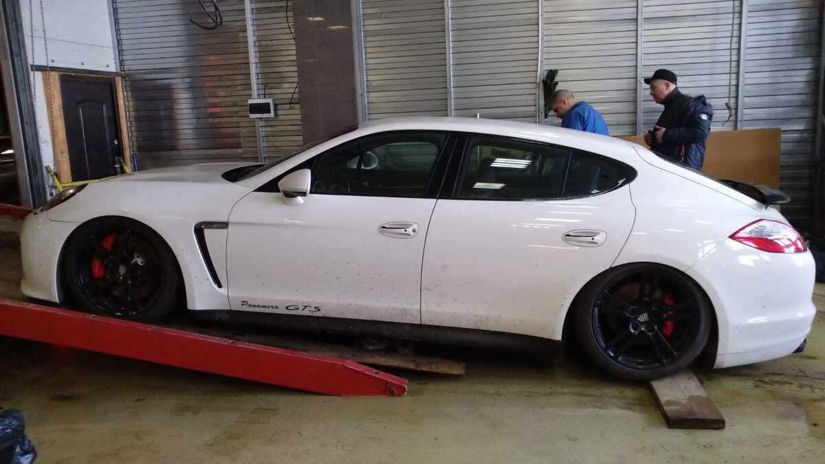 Аккуратная разгрузка с эвакуатора