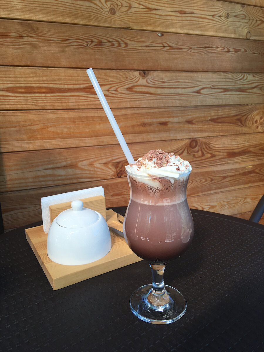 Отличный какао в кофейне Not Just Coffee неподалёку от Байкальска