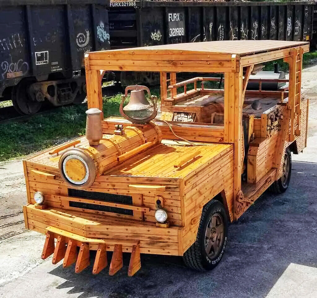 Что Вам напоминает автомобиль спереди?!