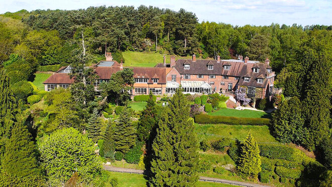 Английское поместь площдью в 74 акра (30 гектаров) за 8 млн фунтов стерлингов