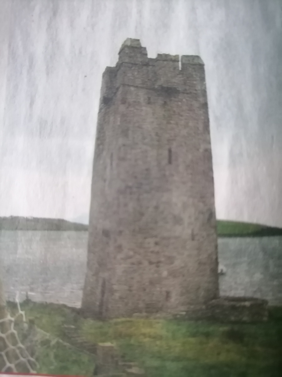 Развалины родового замка самой знаменитой королевы  пиратов